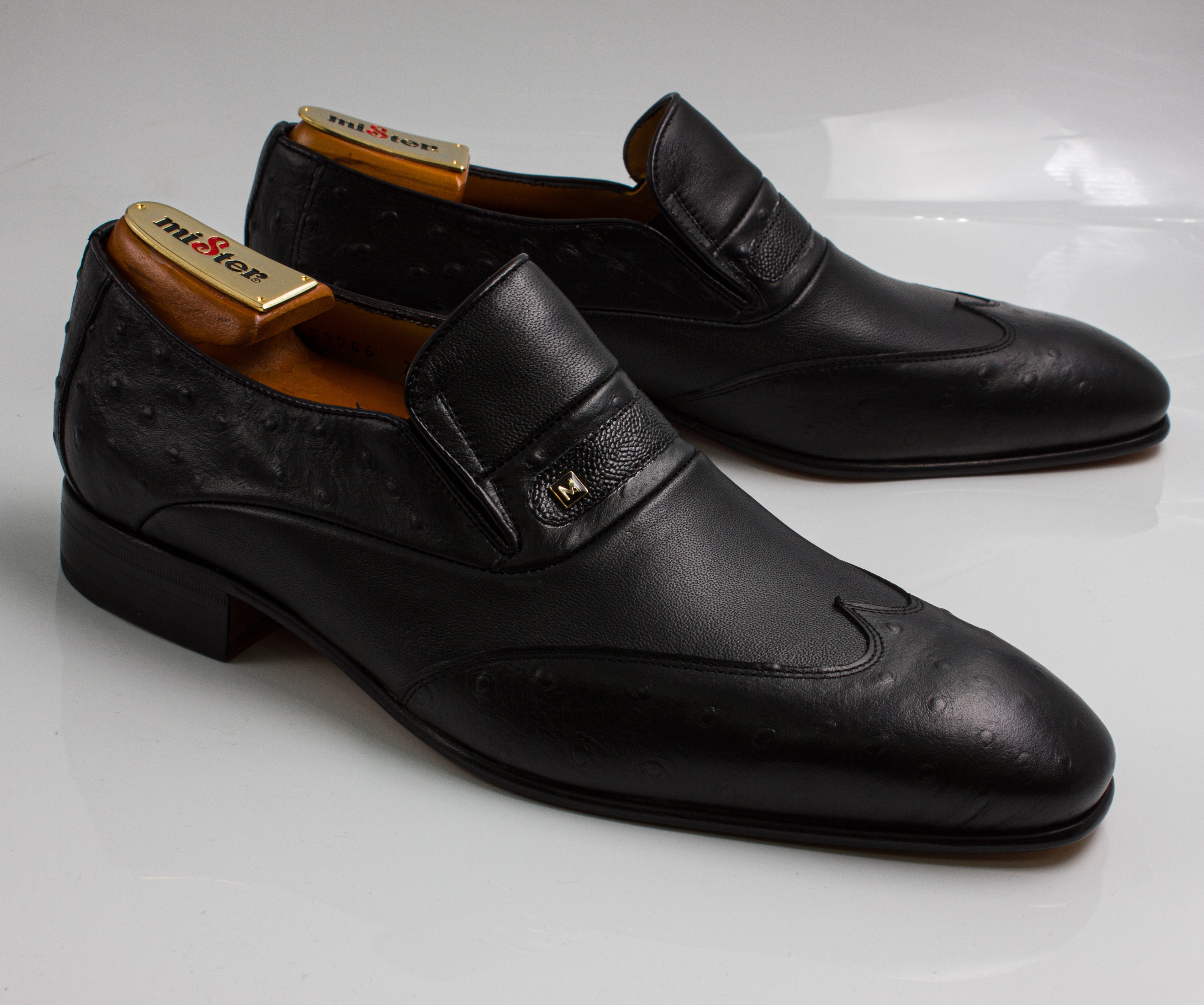 Black Ostrich Wingtip