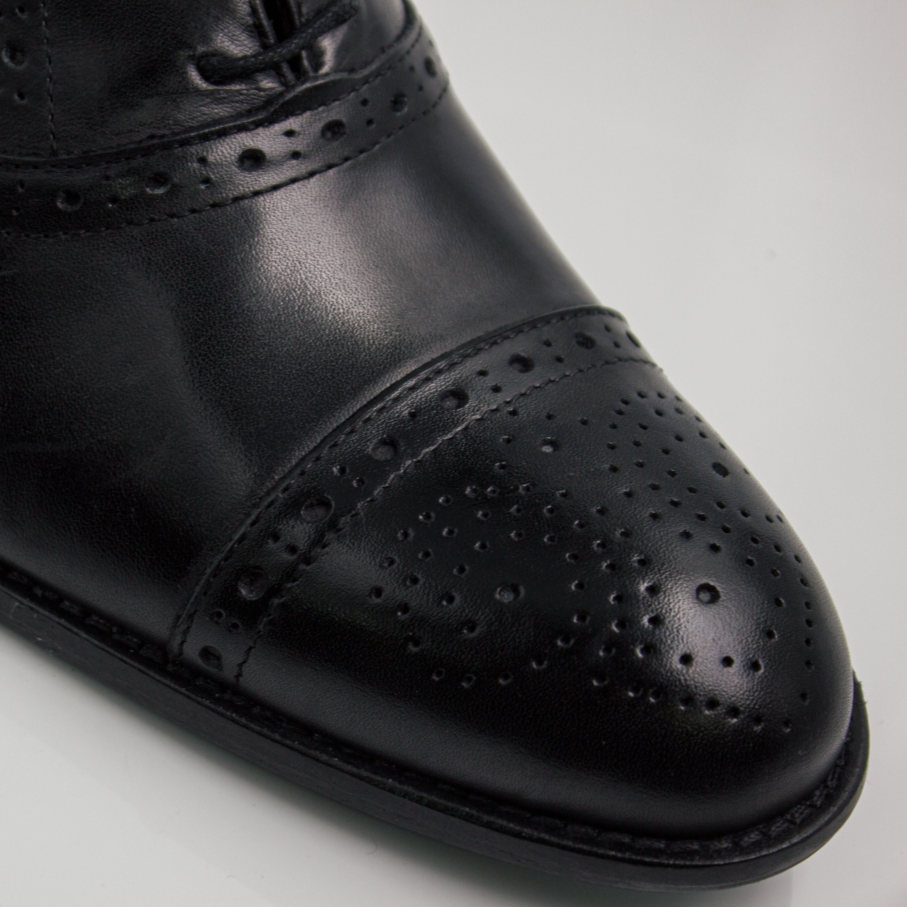 Black Brogue Cap-Toe Oxfords Office Shoes