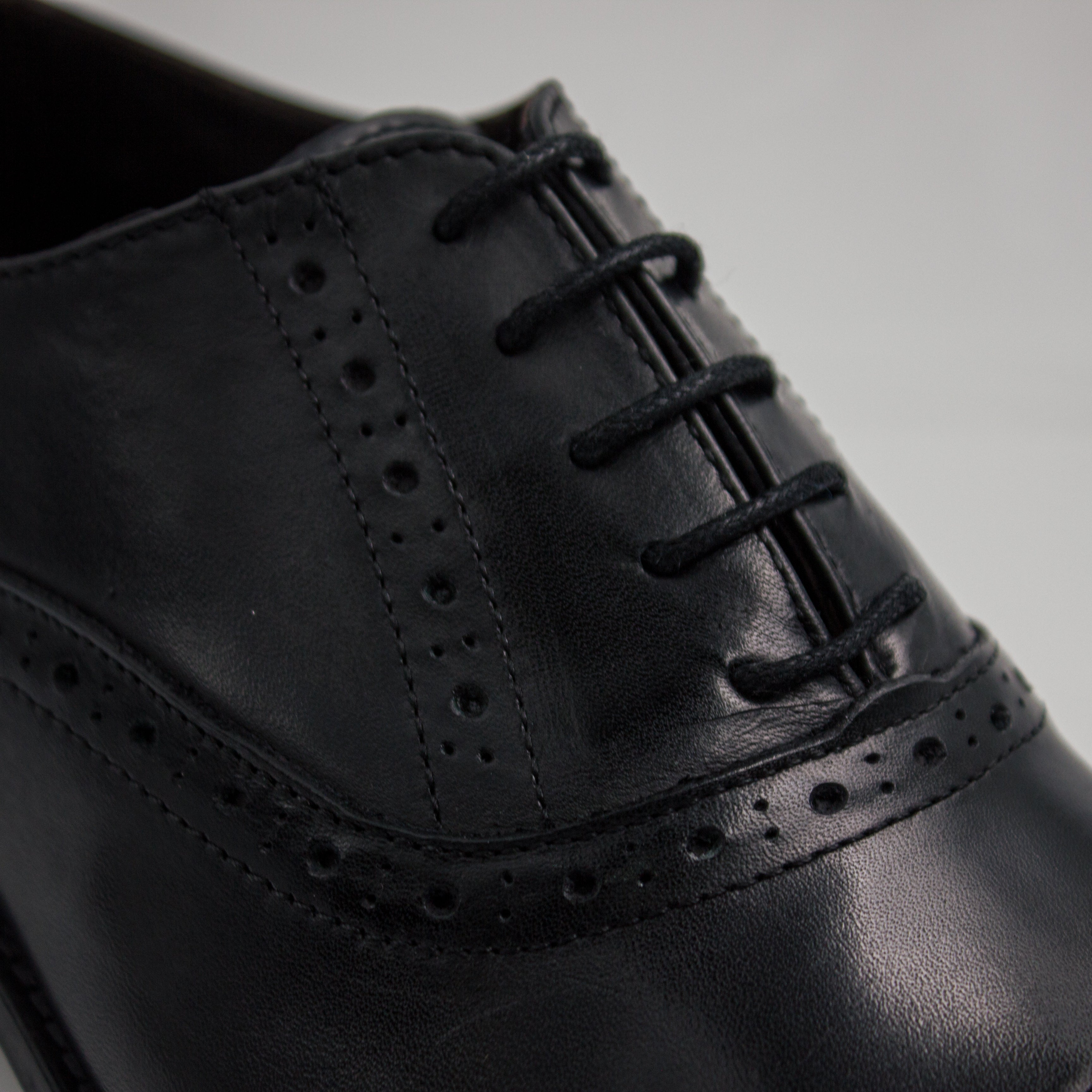 Black Brogue Cap-Toe Oxfords Office Shoes