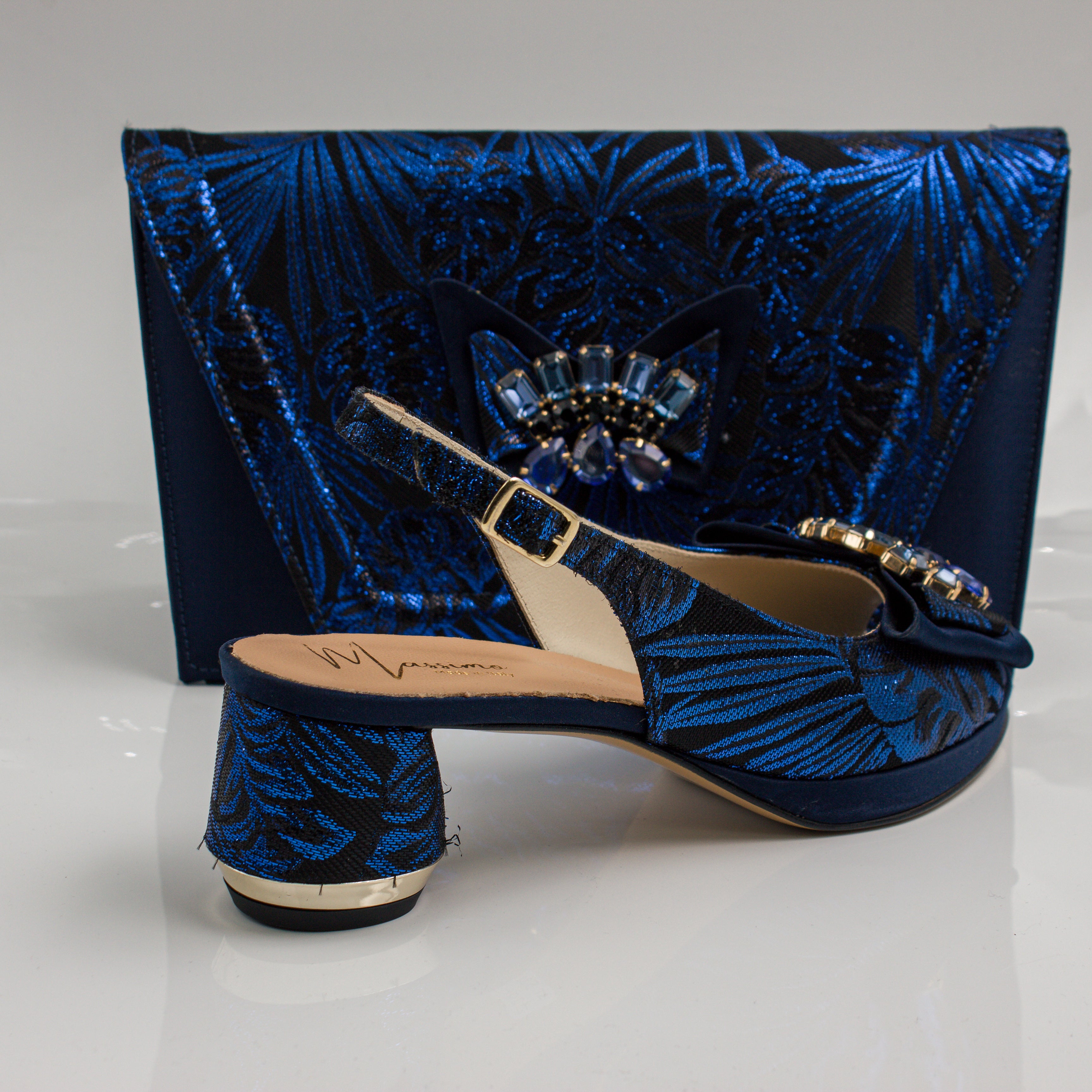 Navy Blue Leaf Low Set