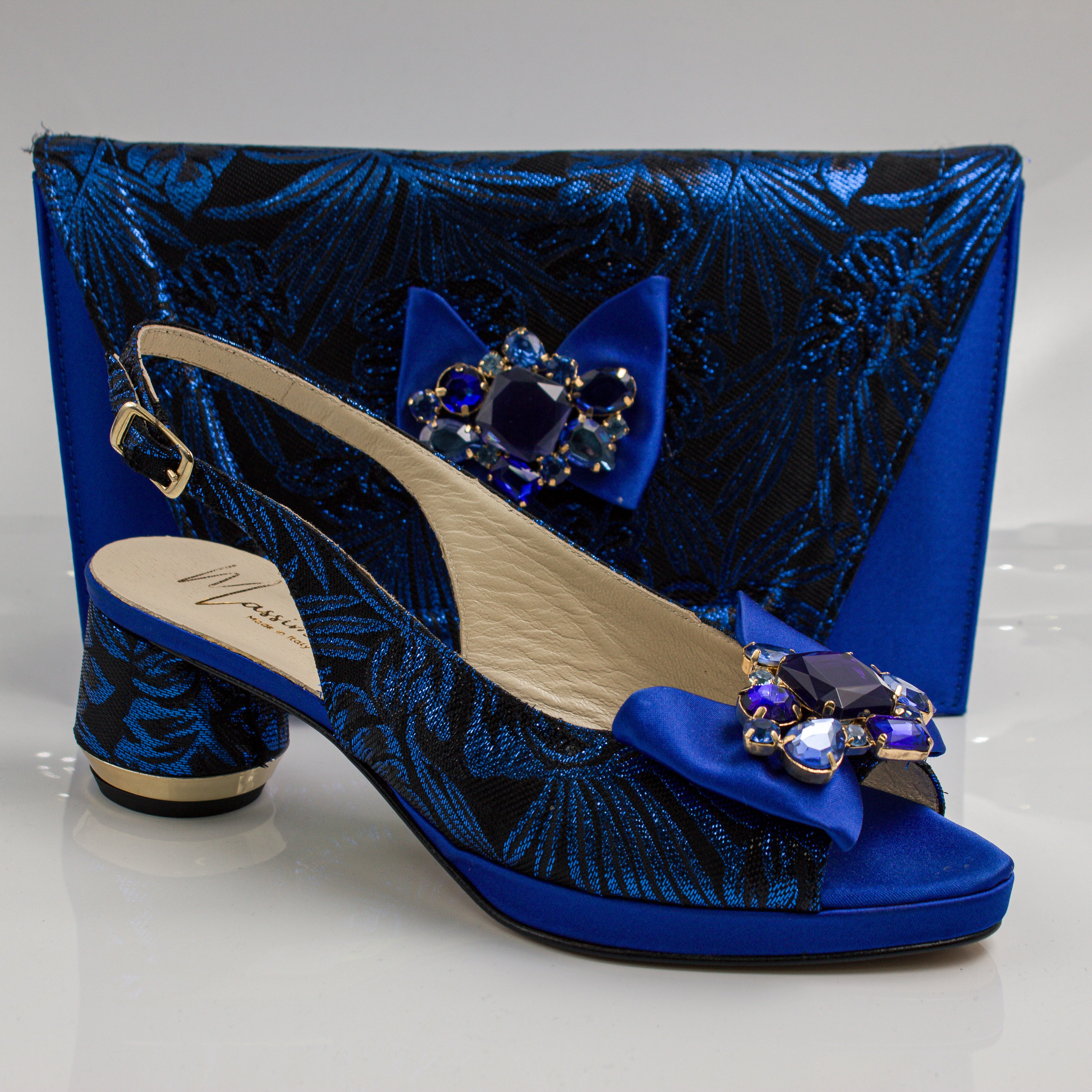 Royal Blue Leaf Low Set