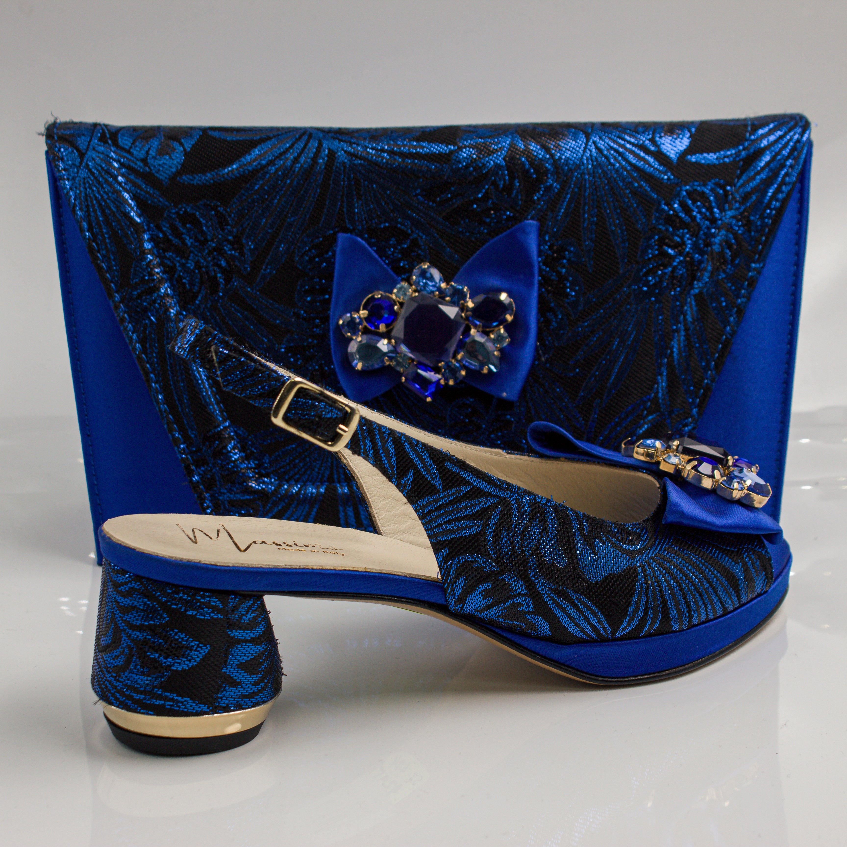 Royal Blue Leaf Low Set