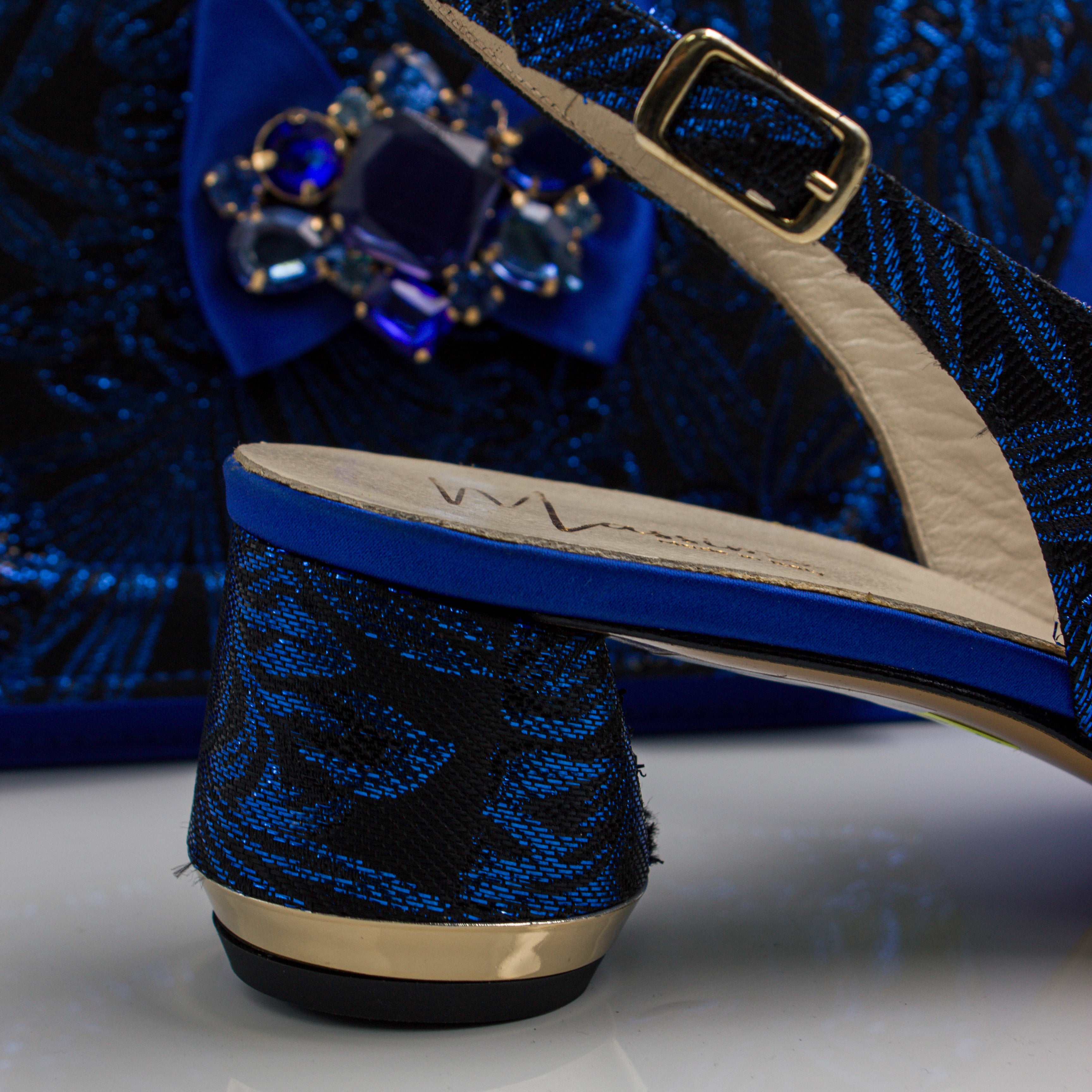 Royal Blue Leaf Low Set