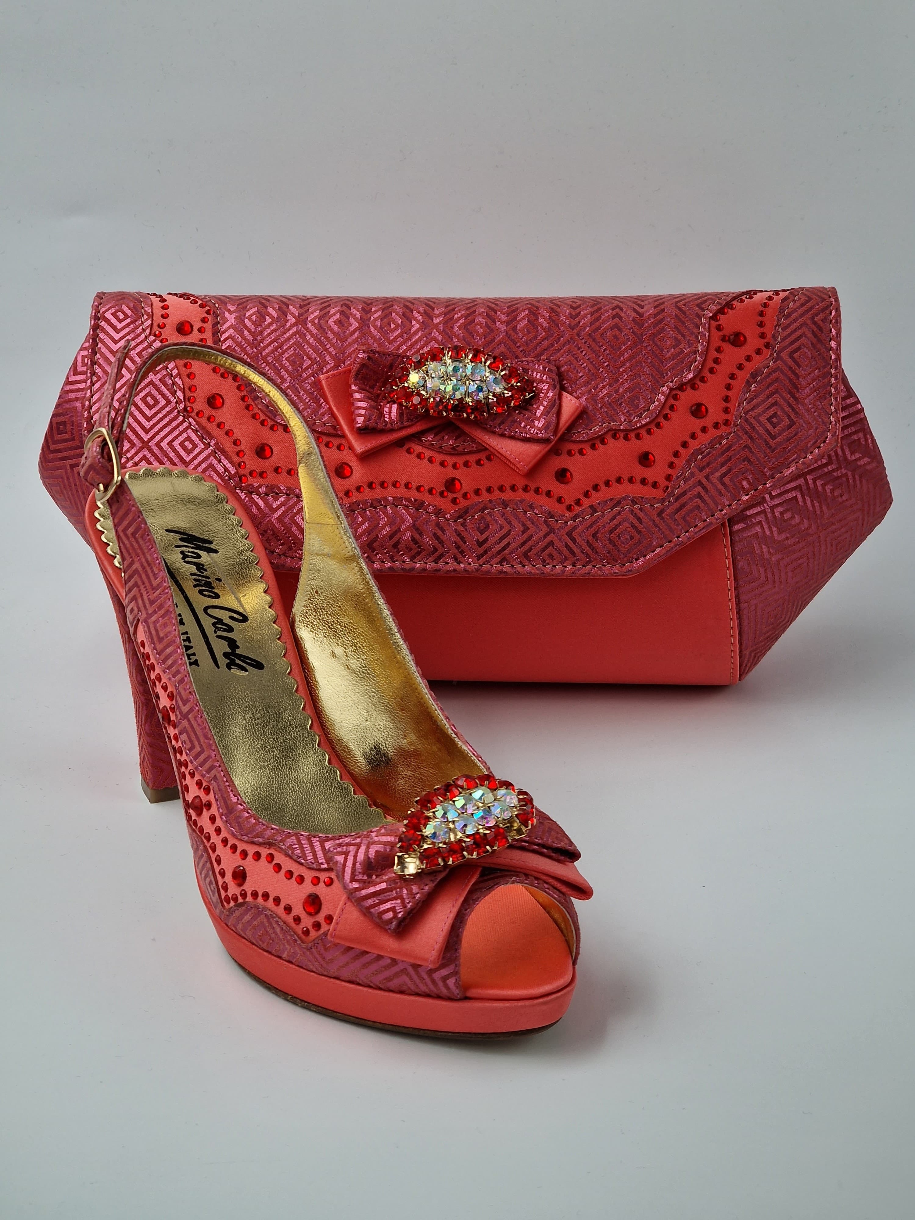 Coral Grometric Waves Ornament Set