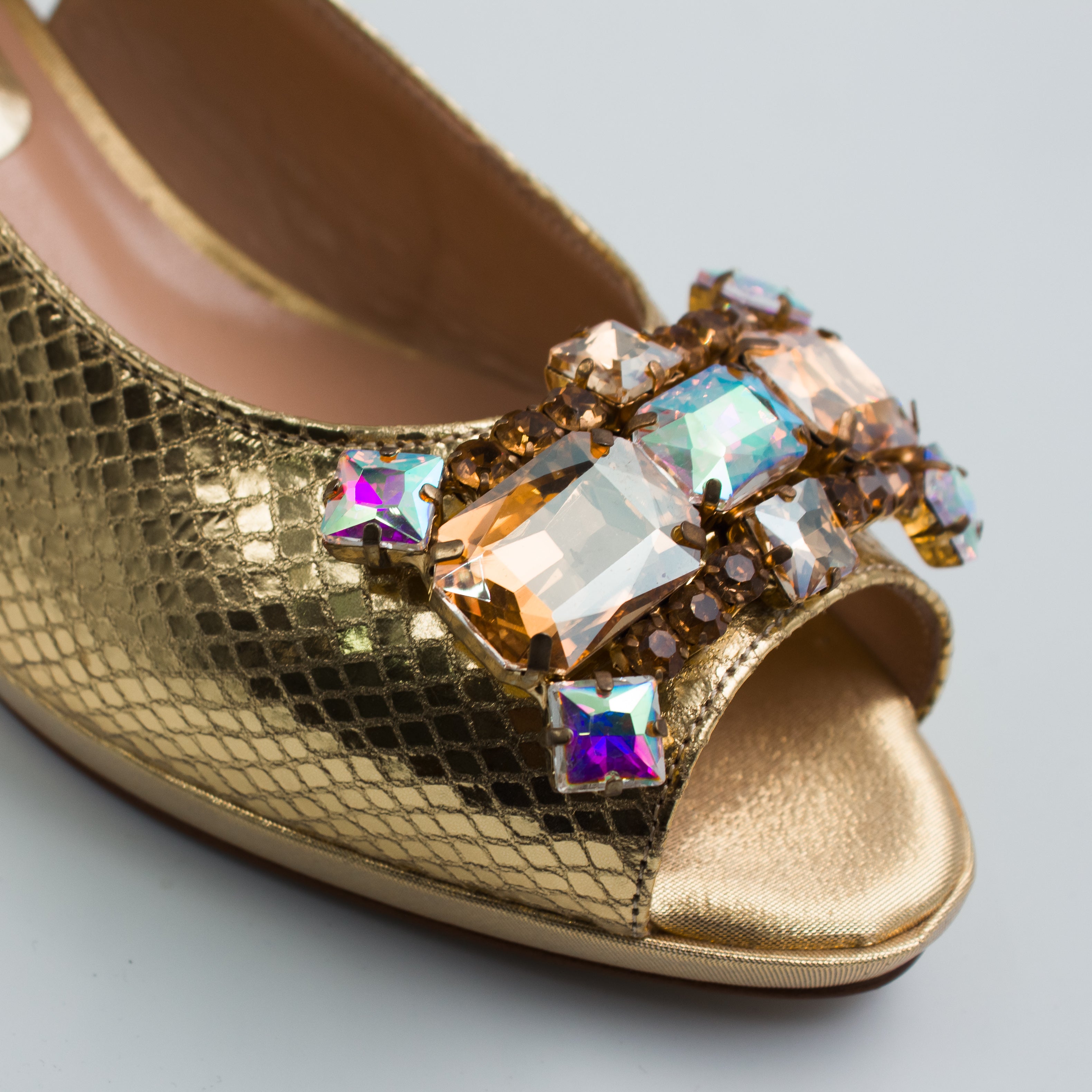 Gold Iridescent Metallic Scaled Set